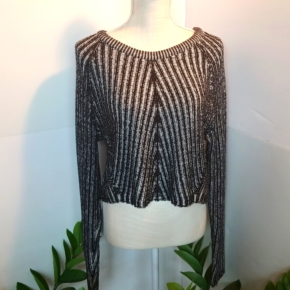 H&M Cropped Divided Sweater